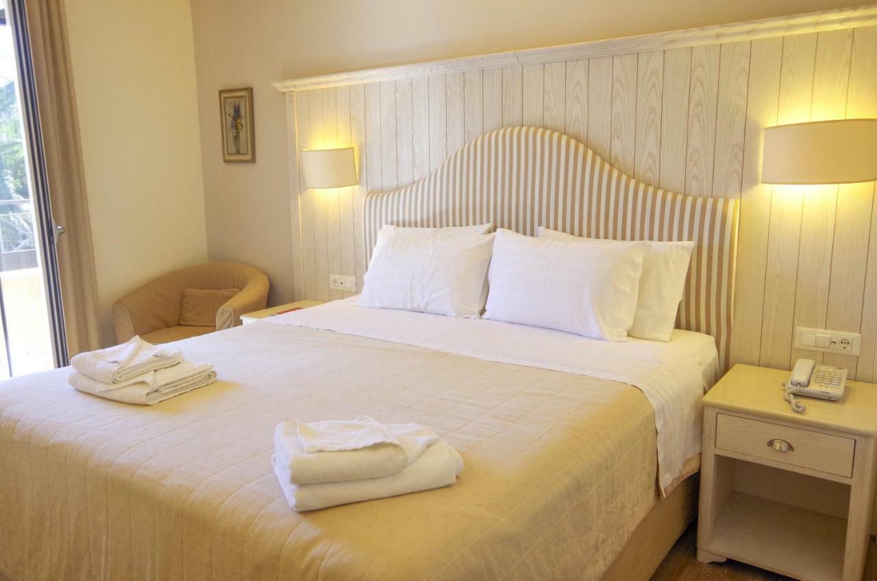 Art Hotel Debono (Adults Only) Гувія Екстер'єр фото